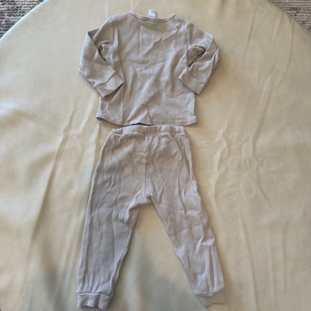 H&M neutral shirt and pant set - Picture 6 of 9